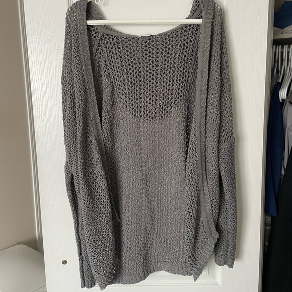 Aritzia Talula capitol sweater in grey oversized cardigan with hood - Picture 3 of 5